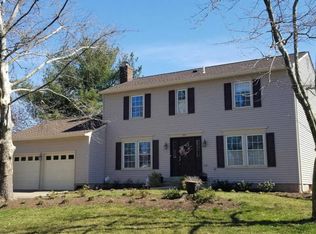 3301 Wellhouse Ct, Herndon, VA 20171