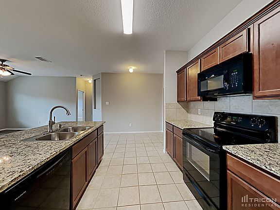 4th image of 2044 Enchanted Rock Dr