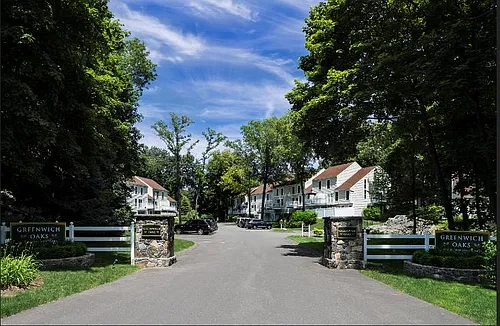 Greenwich Oaks Photo 1