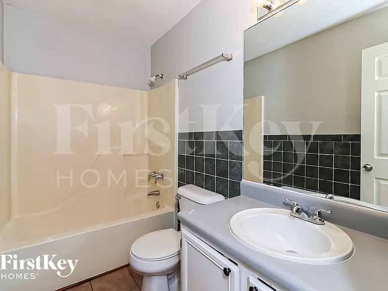 1688 Independence Dr — Photo 12