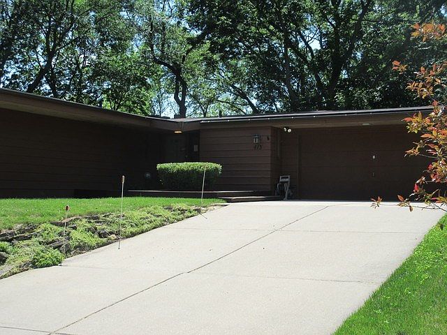1st image of 413 Fairmont Dr