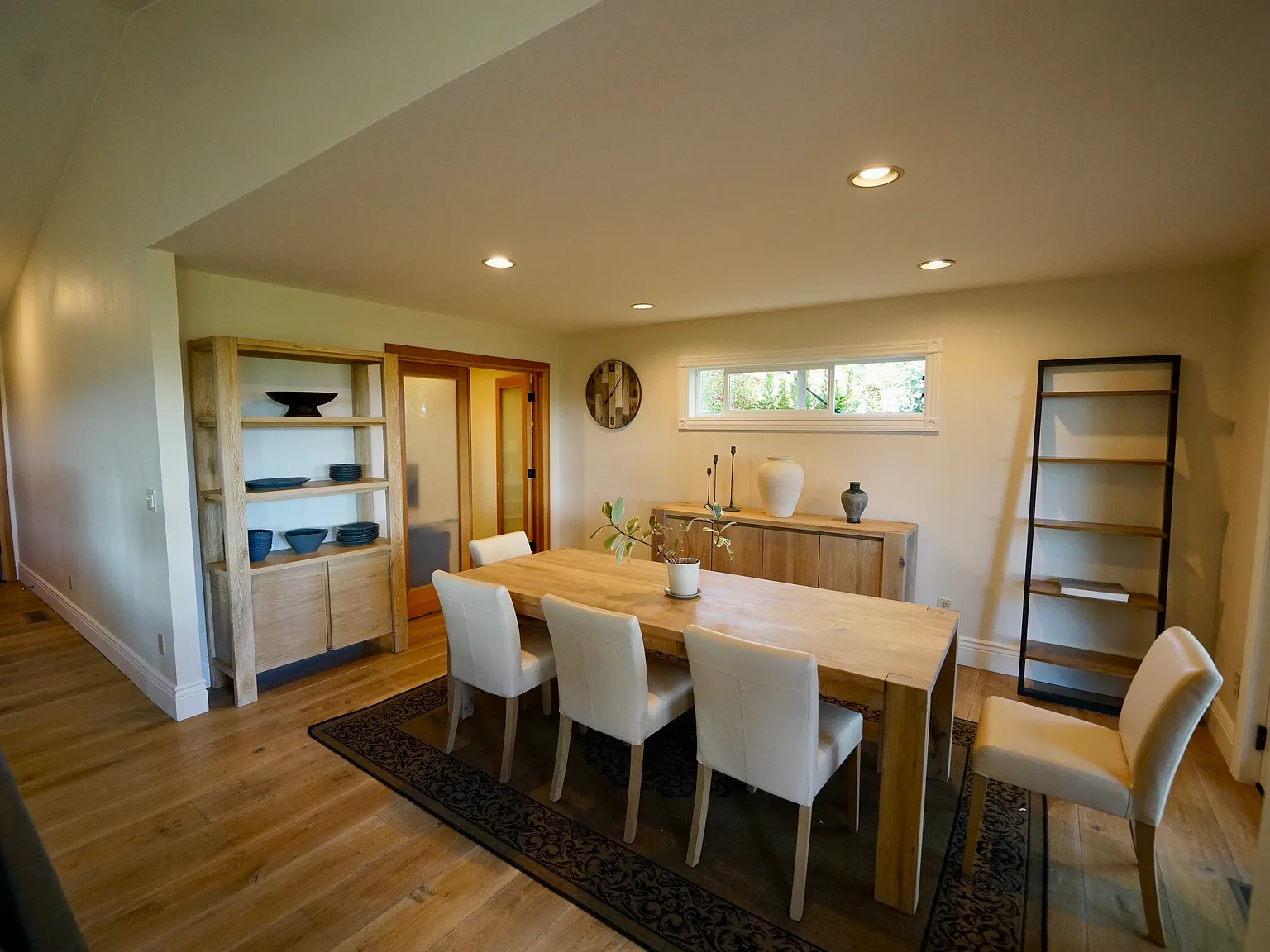 3 bed, 2500 sqft, $4,500 — Photo 4