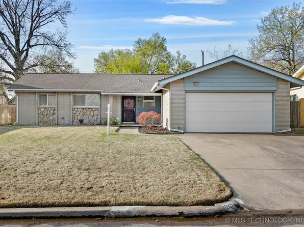 9224 E 37th Pl, Tulsa, OK 74145