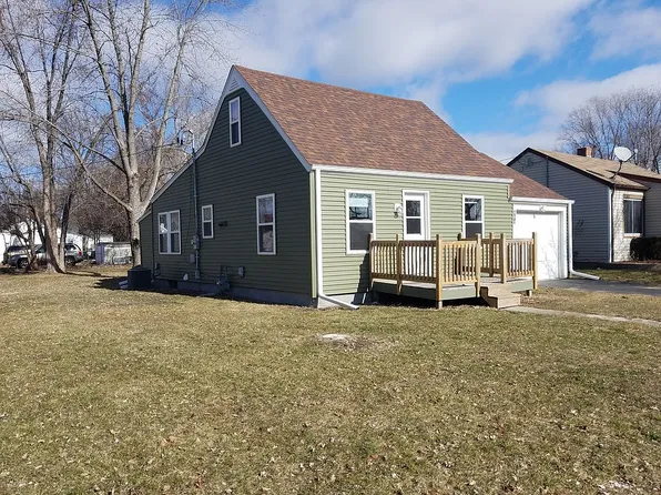 404 Winona Dr, Machesney Park, IL 61115