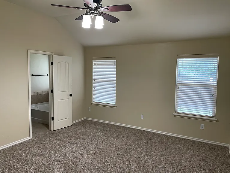 805 Bergen Peak Dr — Photo 4