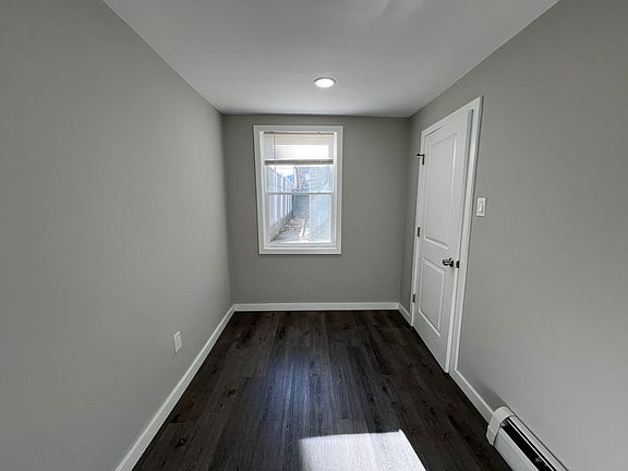 4th image of 23 Westervelt Pl #7E