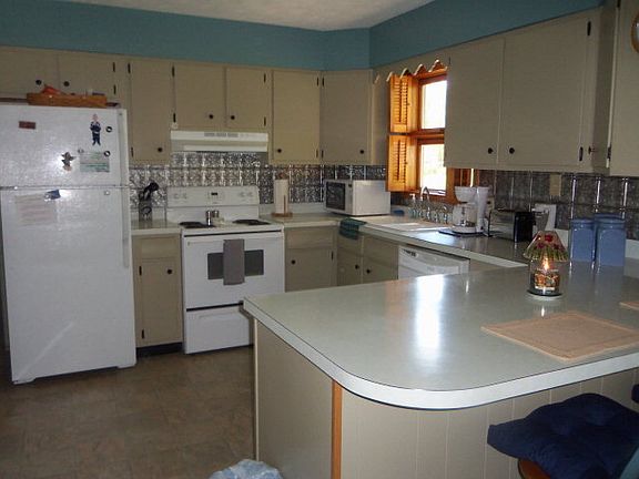 4th image of 504 Circle Dr