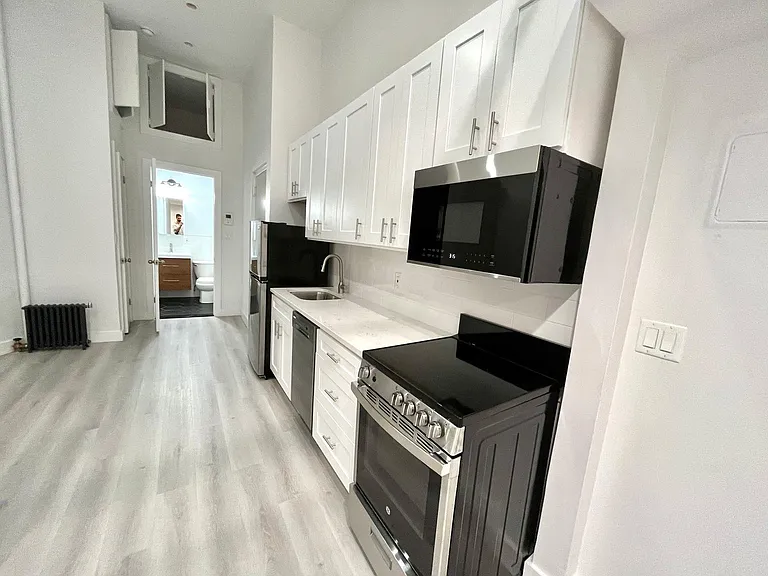 440 10th Ave #1RS — Photo 8