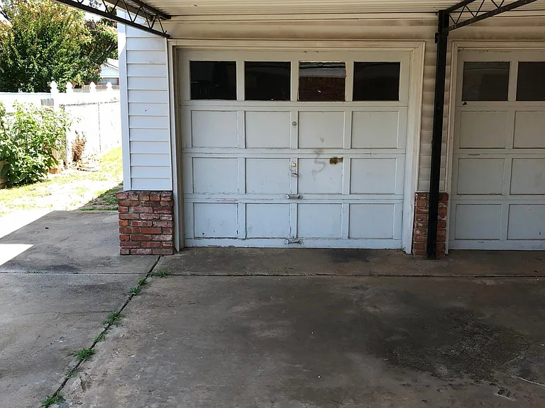 3613 N Drexel Blvd — Photo 26