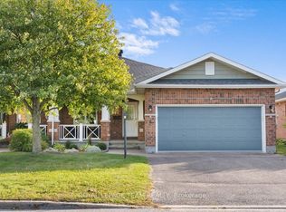 6 Amberlakes Dr, Ottawa, ON K2S 1Z9