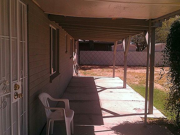 3rd image of 519 E Melrose Dr