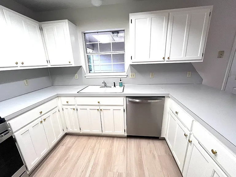 11102 S Nandina Ave — Photo 9