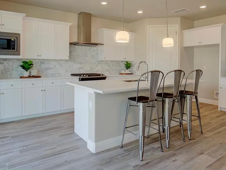 1230 E Via Girasoli Dr — Photo 2