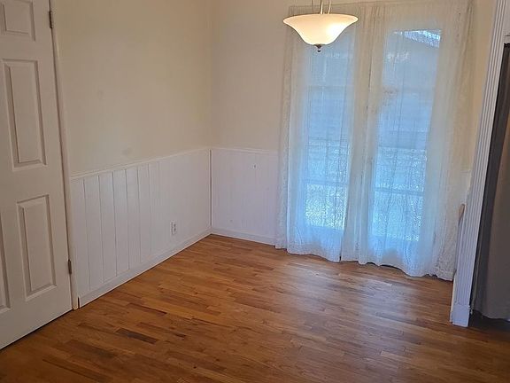 3rd image of 249 S 187th St