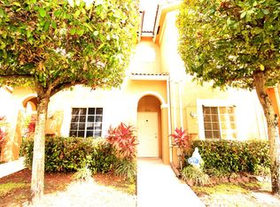 7820 Catalina Cir, Fort Lauderdale, FL 33321