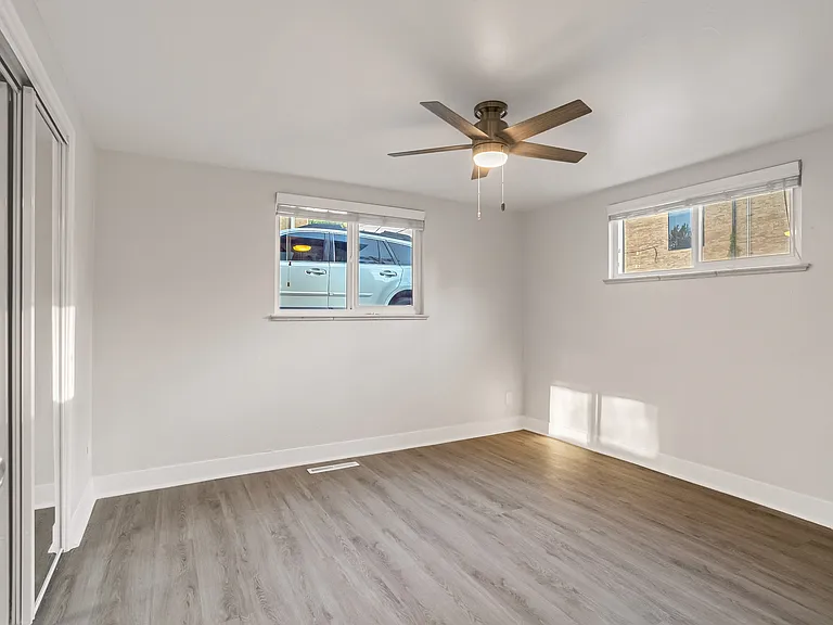2421 S Gaylord St — Photo 36