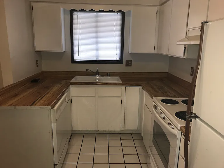 1817 S D St — Photo 10