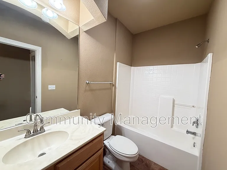 809 Summer Breeze Dr #302 — Photo 12