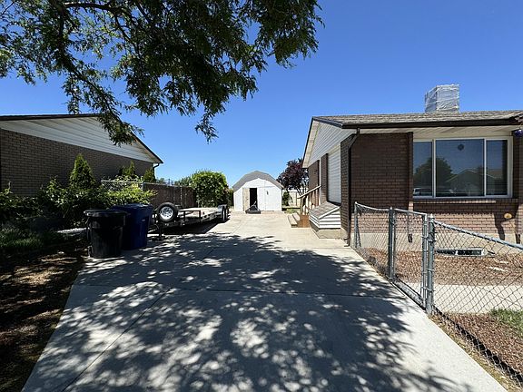 2nd image of 5524 W Townsend Way