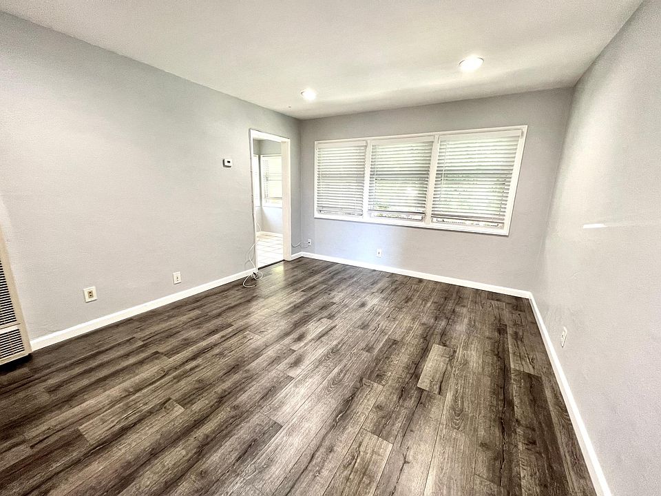 1st image of 2284 Williams St
