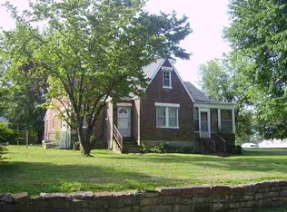 306 Main St, Lafayette, TN 37083