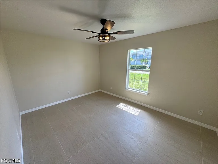 4426 SW Santa Barbara Pl — Photo 30