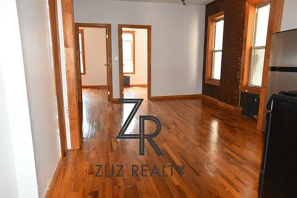 Rented by Zuz Realty | media 7