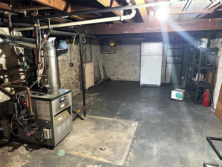 225 E Pennsylvania Ave — Photo 20