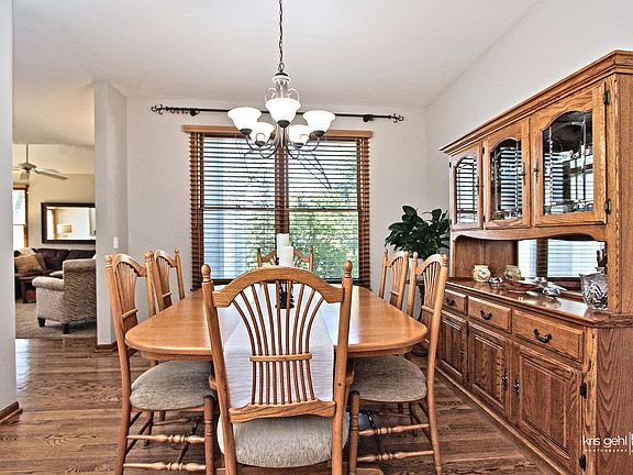 4th image of 652 Wood Creek Dr