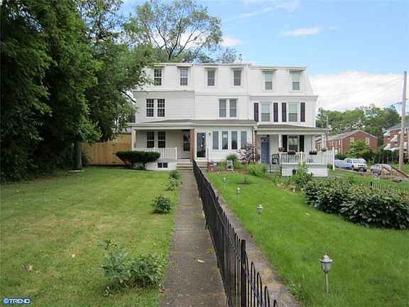 4th image of 2805 W 4th St