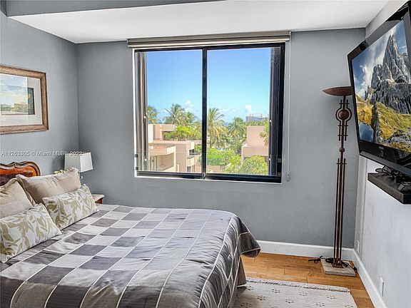 5th image of 201 Crandon Blvd APT 443