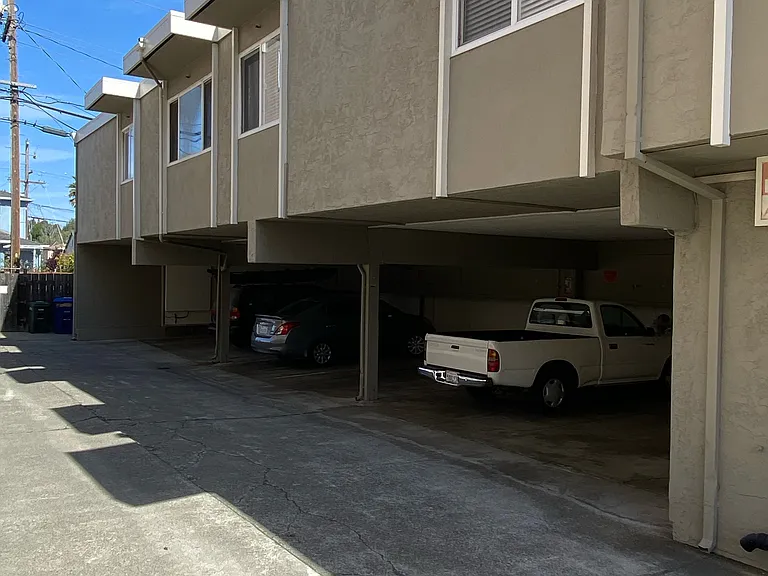 412 Richmond Dr #2 — Photo 4