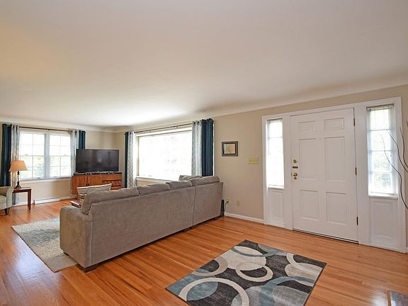 5th image of 2812 McFarlan Park Dr
