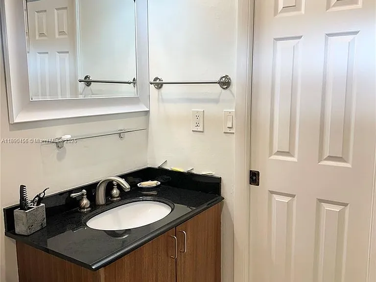 960 Bayberry Point Dr — Photo 28