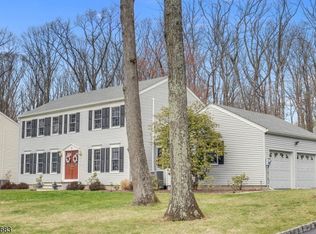 32 Winay Ter, Washington Twp., NJ 07853