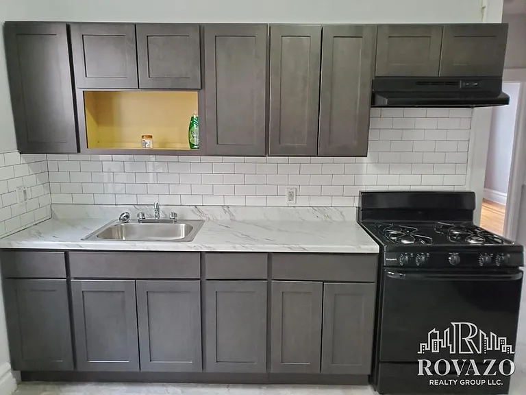 81 Montgomery Ave #2A — Photo 5