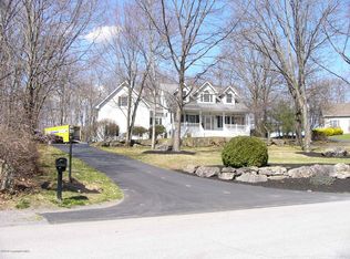 29 Stone Gate Dr, East Stroudsburg, PA 18301