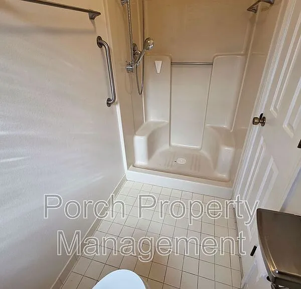 303 Shoreline Dr — Photo 25