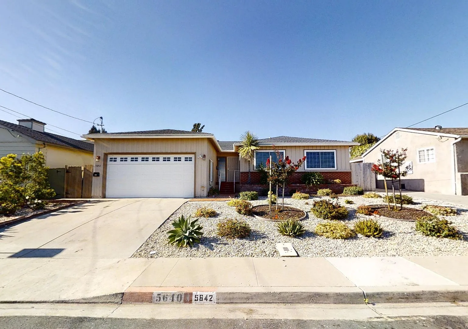 Large Bedrooms & Steps from SDSU Spacious Homes in Prime College Area — Photo 1