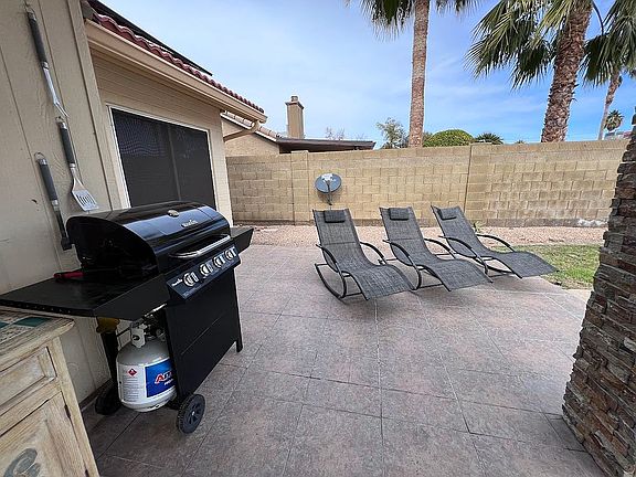 2nd image of 15221 N 42nd Pl