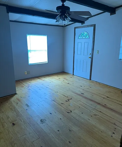 1111 Buster St — Photo 10