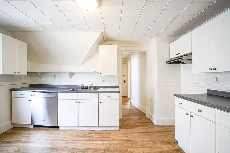 2 bed, 1.0 bath, 1070 sqft, $1,495 — Photo 3