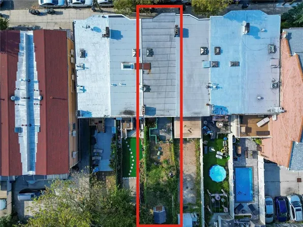 65 Dahlgren Place image 3 of 9