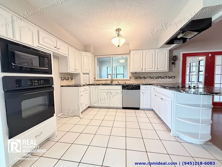 7832 Pebblebrook Dr — Photo 9