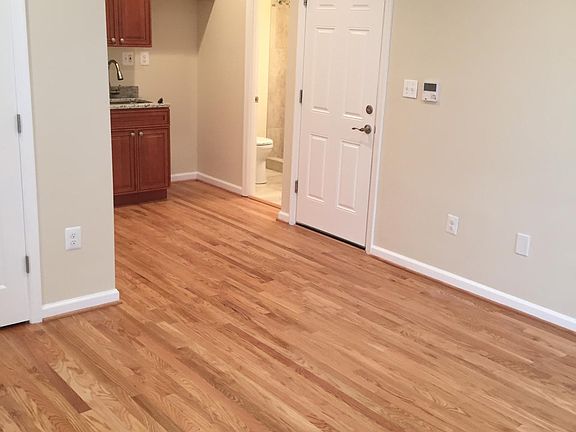 4th image of 1022 Duke St #100