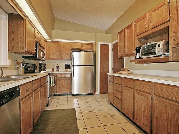 5th image of 3950 Arbor Lake Cir