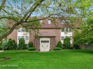 800 Midway Rd APT 2S, Northbrook, IL