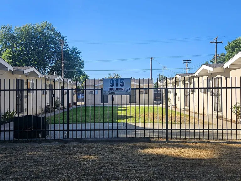 915 Tuolumne Blvd — Photo 1