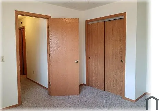 810 E 8th St #208 — Photo 5