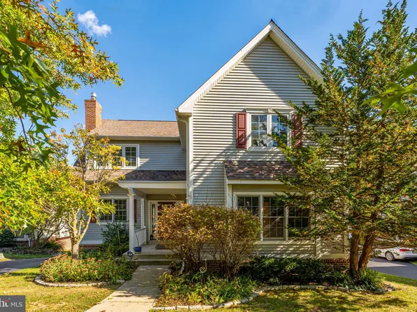 957 Pinehurst Dr, Chester Springs, PA 19425